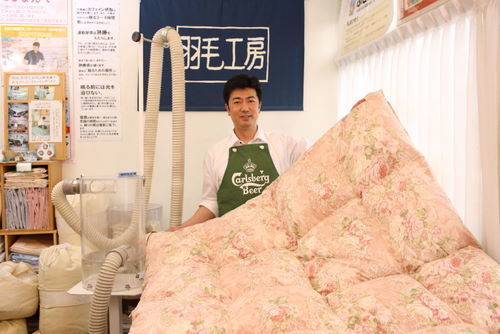 羽毛布団製造の様子６５Ａ５７１４